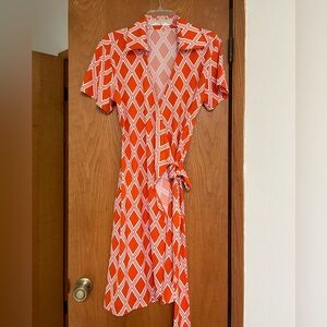 EUC Tracy Negoshian Orange wrap dress with pocket Large